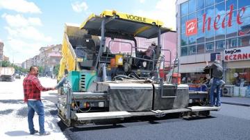 Melikgazi Caddesi’nde asfalt serimi başladı