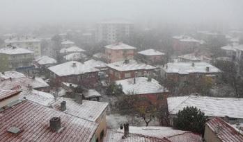 KARLA KARIŞIK YAĞMUR VE YÜKSEK KESİMLERDE KAR BEKLENİYOR