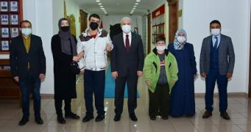 DOWN SENDROMU FARKINDALIK GÜNÜ NEDENİYLE VALİ AKIN’A ZİYARET