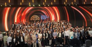 YABANCI UYRUKLU ÖĞRENCİLER DİPLOMASİ FORUMUNA KATILDI