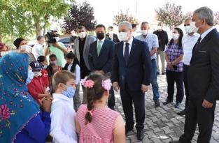 VALİ AKIN NECATİBEY İLKOKULU’NDA KARNE DAĞITTI