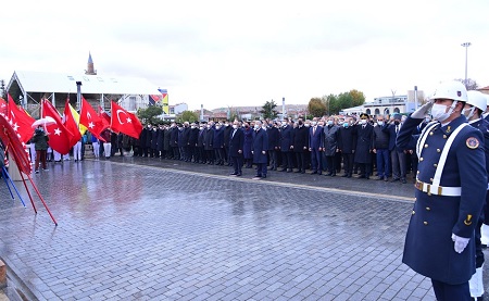Gazi Mustafa Kemal Atatürk’ü saygıyla andık