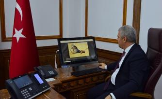 Vali Akın AA fotoğraf oylamasına katıldı