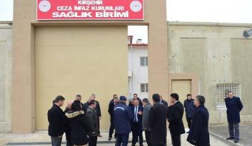 Kırşehir Ceza İnfaz Kurumu yolu sıcak asfalt oluyor