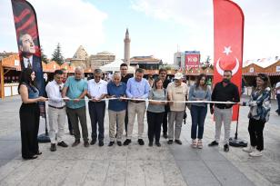 6 EYLÜL’DE AÇILAN KİTAP FUARI YOĞUN İLGİ GÖRÜYOR