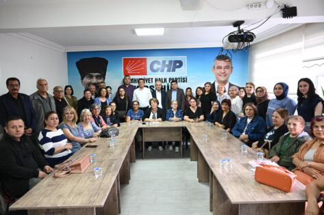 CHP KIRŞEHİR KADIN KOLLARI BAŞKANI HATİCE KOÇAK BASIN AÇIKLAMASI YAPTI
