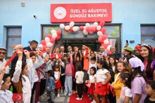 BAŞKAN EKİCİOĞLU, ZAFER BAYRAMI KUTLAMA PROGRAMLARINA KATILDI, GÜNDÜZ BAKIMEVİ’NİN AÇILIŞINI YAPTI